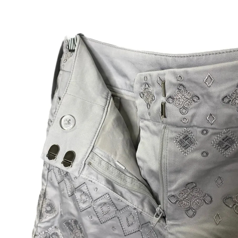 White House‎ Black Market Women's Sz 0 Shorts Chino Gray Embroidered Floral